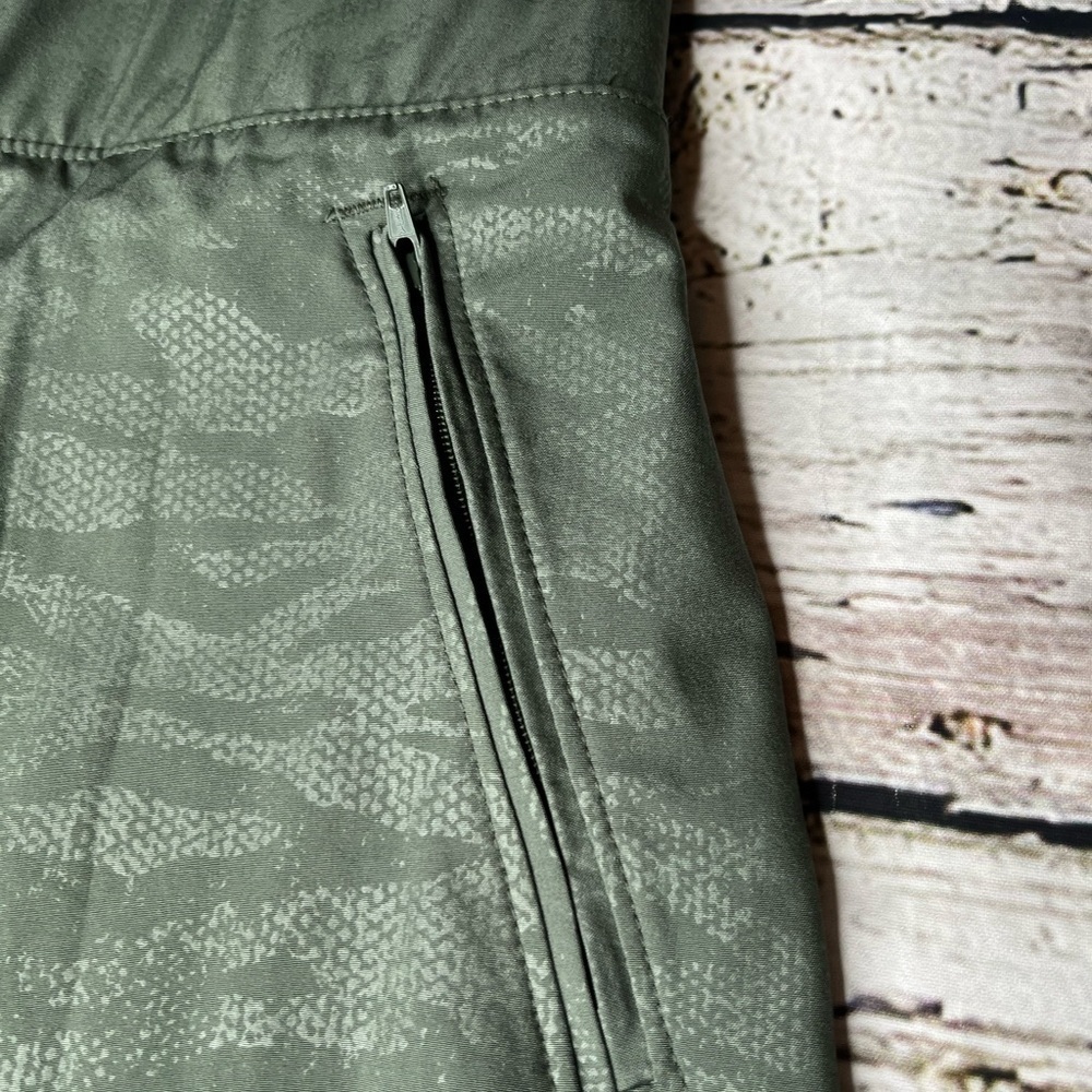 Orvis Green Camo Embossed Athletic Skort Size XS - Picture 4 of 7
